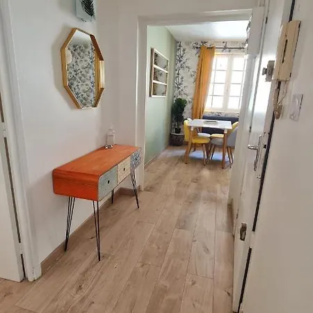T2 Centre Apartment